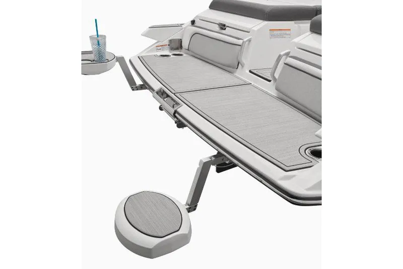 Slide: The Image of Manufacturer Provided Image: 2022 Yamaha Boats 275SD swim platform with seating and cup holder. - 10