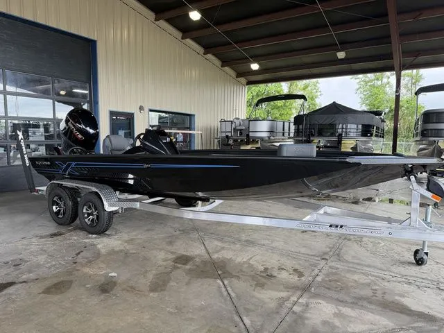 The Image of Xpress Hyper-Lift Bass H20 2026 - 1