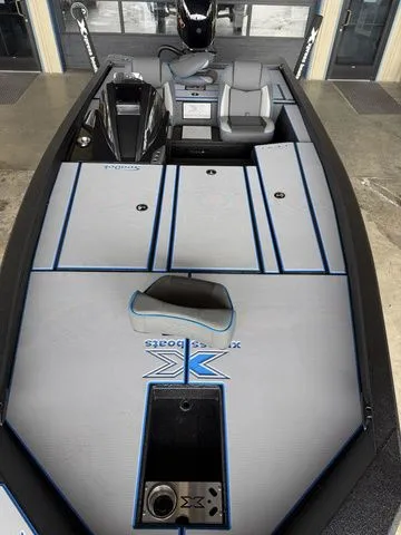 Slide: The Image of Xpress Hyper-Lift Bass H20 2026 - 6