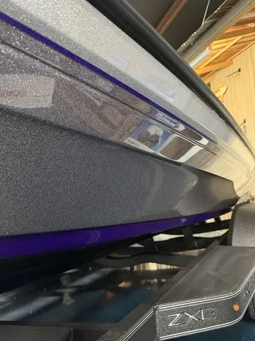 Slide: The Image of Skeeter ZXE Series 20 2026 - 4