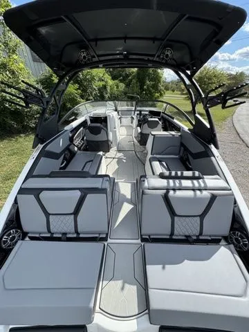 Slide: The Image of Yamaha 255XE 2026 - 4