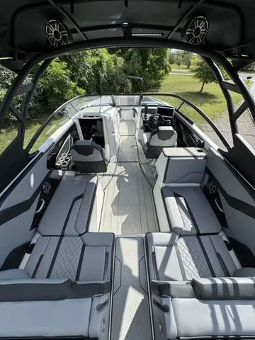 Slide: The Image of Yamaha 255XE 2026 - 5