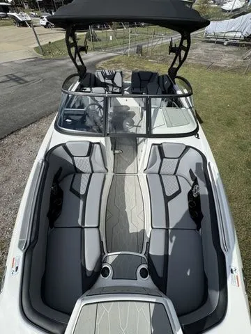 Slide: The Image of Yamaha 255XE 2026 - 6