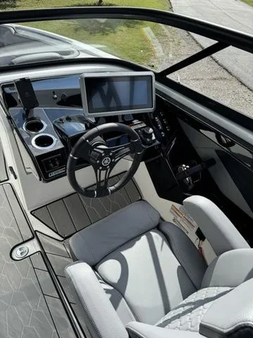 Slide: The Image of Yamaha 255XE 2026 - 7