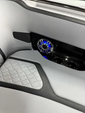 Slide: The Image of Yamaha 255XD 2026 - 11