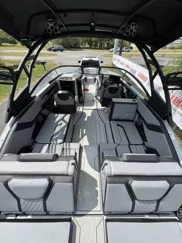 Slide: The Image of Yamaha 255XD 2026 - 3