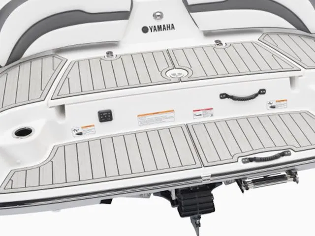 Slide: The Image of Yamaha 195S 2026 - 3