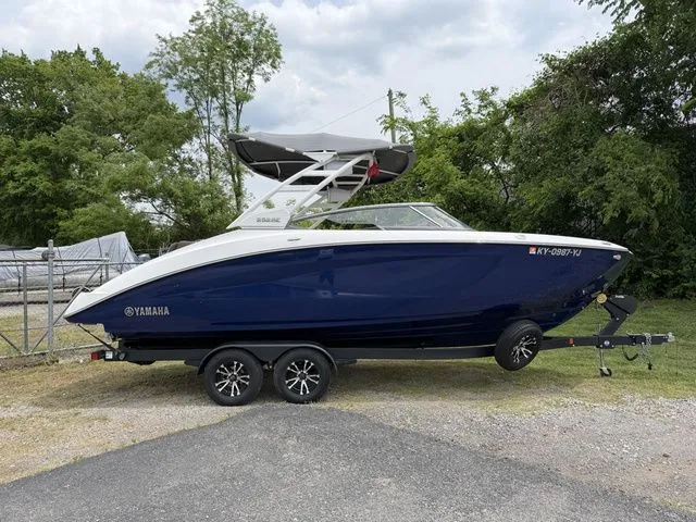 The Image of Yamaha 252SE 2022 - 1