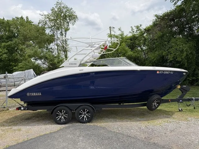 Slide: The Image of Yamaha 252SE 2022 - 17