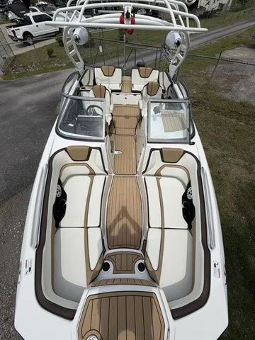 Slide: The Image of Yamaha 252SE 2022 - 3
