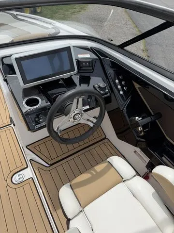 Slide: The Image of Yamaha 252SE 2022 - 5