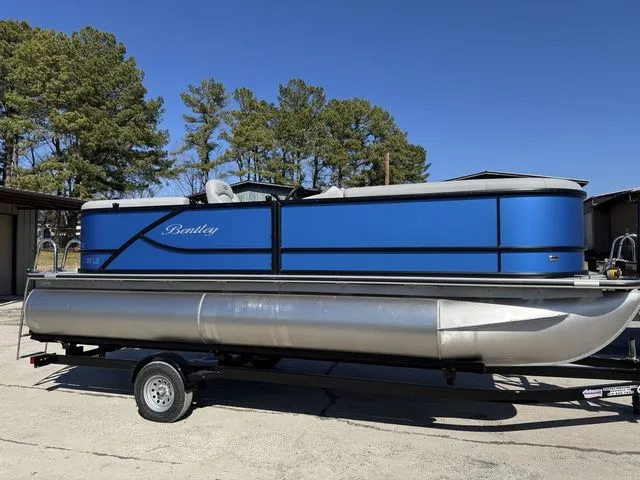 The Image of Bentley Pontoons LE CW 200 2026 - 1