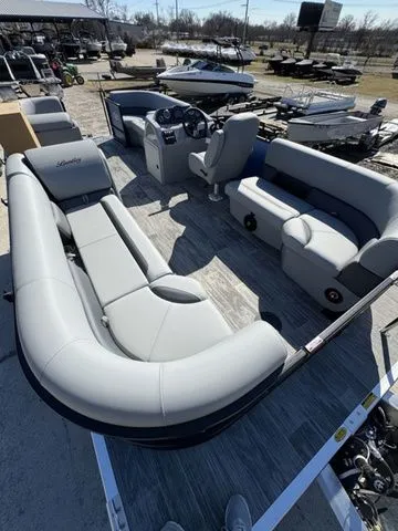 Slide: The Image of Bentley Pontoons LE CW 200 2026 - 4