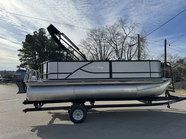 Slide: The Image of Bentley Pontoons LE 3 Point 180 2026 - 3