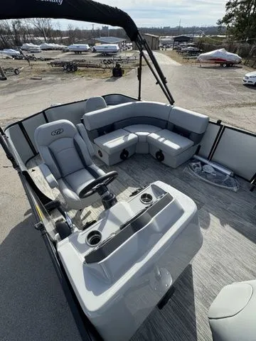 Slide: The Image of Bentley Pontoons LE 3 Point 180 2026 - 8
