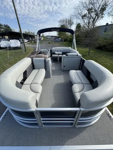 Slide: The Image of Sylvan Mirage Cruise 820 LZ W / Change Room 2023 - 6