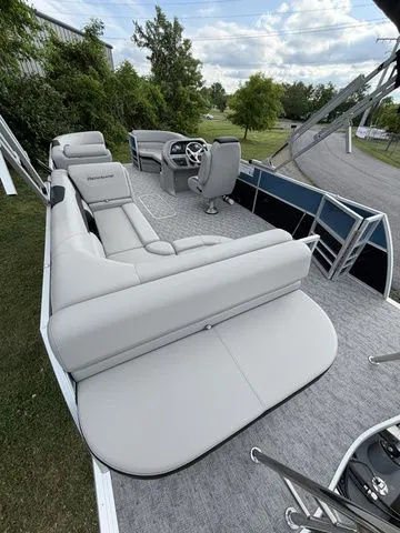 Slide: The Image of Berkshire LE Series 22CL2 LE 2025 - 7