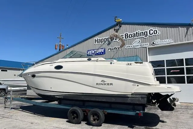 The Image of 2007 Rinker Fiesta Vee 250 boat on trailer at Happy Days Boating Co. - 0