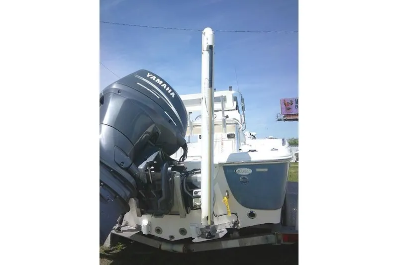 Slide: The Image of 2008 NauticStar 2110 Nautic Bay boat with Yamaha outboard motor, rear view. - 6