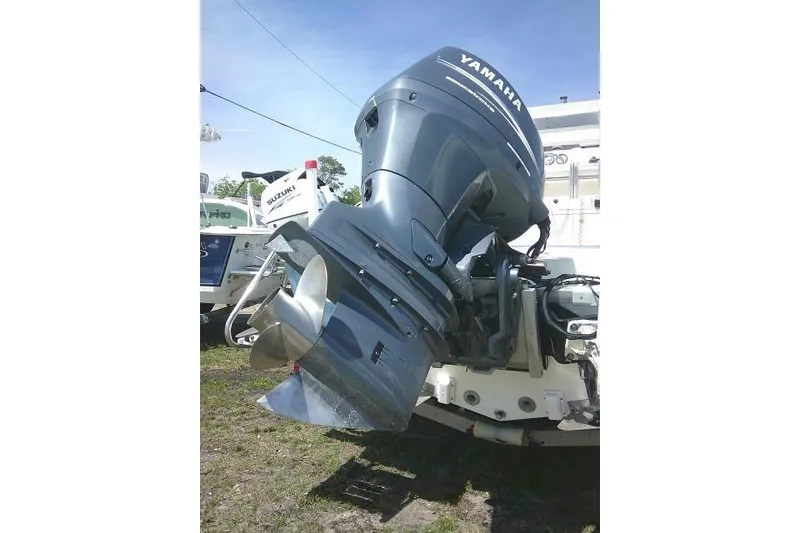 Slide: The Image of 2008 NauticStar 2110 Nautic Bay boat with Yamaha outboard motor. - 7