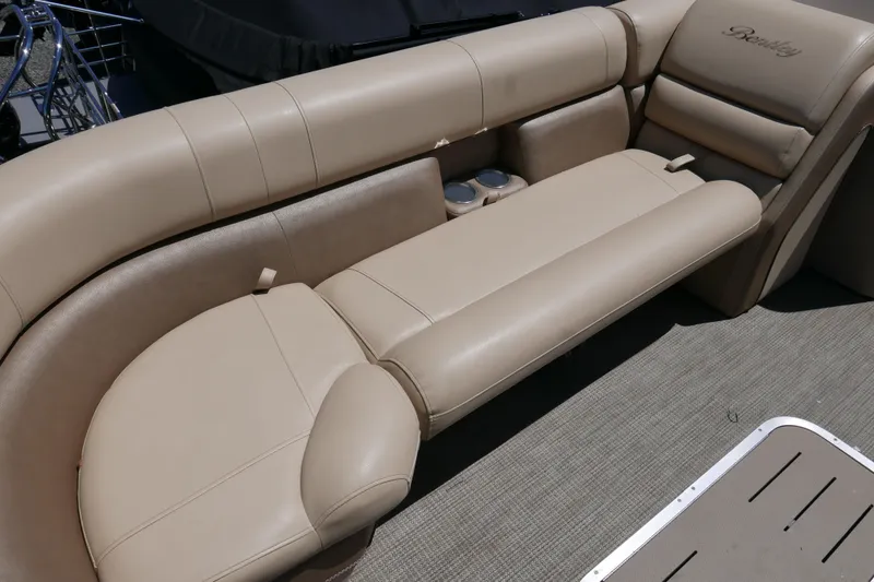 Slide: The Image of Luxurious beige seating on a 2019 Bentley 253 Admiral RE boat. - 4