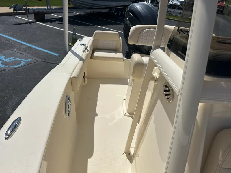 Slide: The Image of Scout 195 Sportfish 2027 - 16