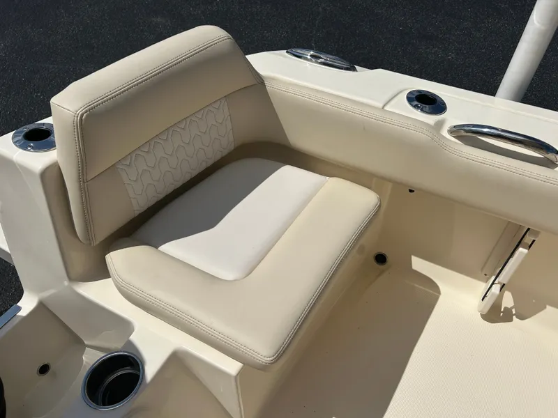 Slide: The Image of Scout 195 Sportfish 2027 - 18