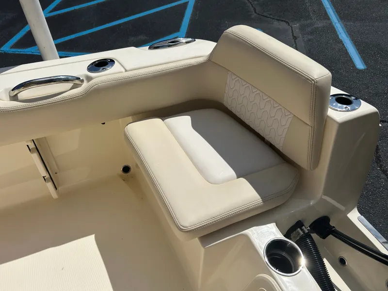 Slide: The Image of Scout 195 Sportfish 2027 - 19