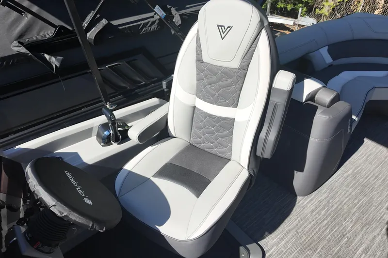 Slide: The Image of Captain's chair in 2026 Viaggio Diamante U 22 boat, featuring sleek design and premium upholstery. - 10