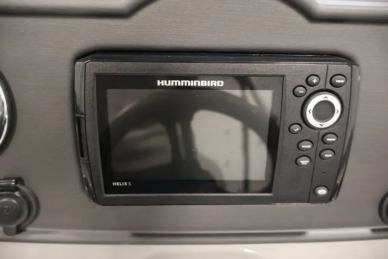 Slide: The Image of Humminbird Helix 5 fish finder on 2026 Bentley Pontoons 200 LE CW dashboard. - 28
