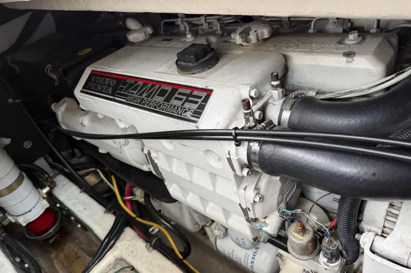 Slide: The Image of Volvo Penta TAMD63 engine in a 2004 Wellcraft 330 Coastal boat. - 25