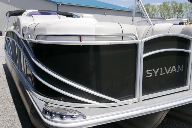 The Image of 2018 Sylvan S-3 pontoon boat with sleek design and modern features. - 0