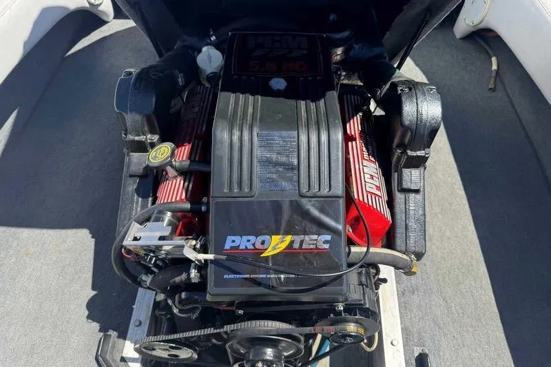 Slide: The Image of 1995 Correct Craft Ski Nautique engine, featuring a powerful PCM 5.8 HO ProTec system. - 16