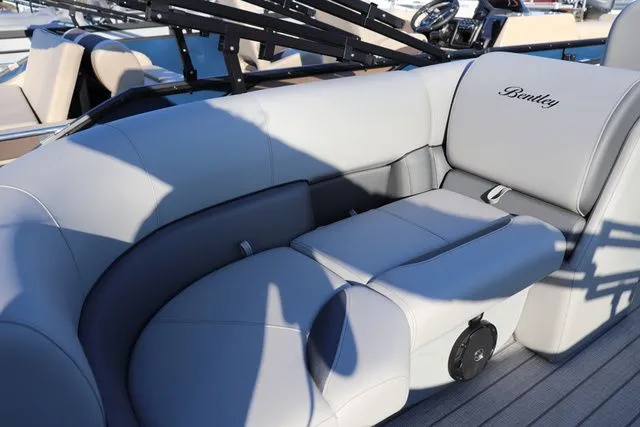 Slide: The Image of Bentley Pontoons Legacy Navigator 203 2026 - 8