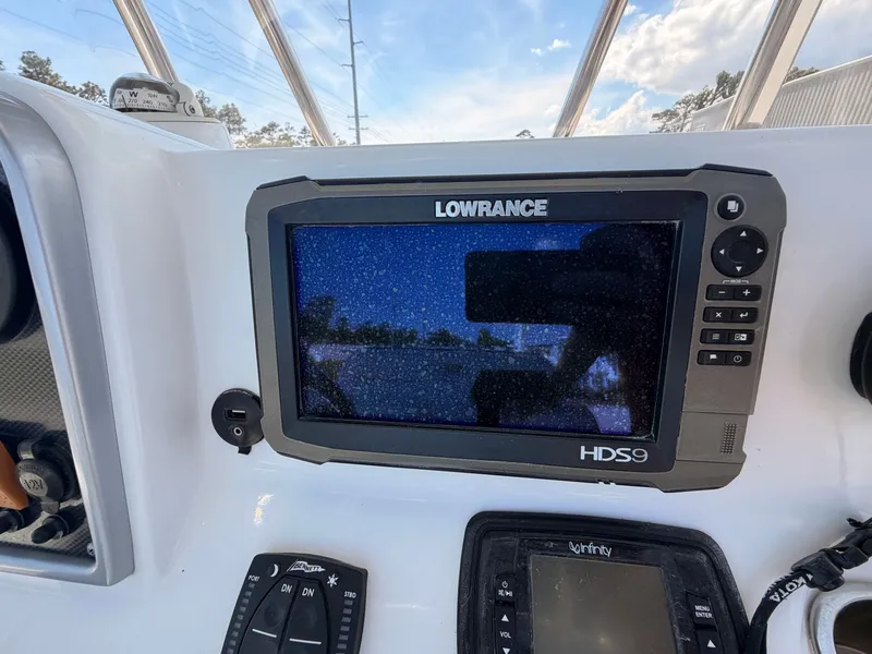 Slide: The Image of Lowrance HDS9 on Sea Hunt Triton 225 boat, 2016 model. - 13
