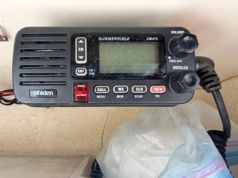 Slide: The Image of Uniden UM415 radio on Sea Hunt Triton 225, year 2016. - 16