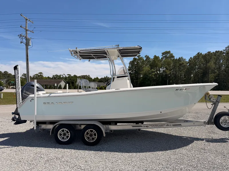 Slide: The Image of 2016 Sea Hunt Triton 225 boat on trailer, side view. - 4