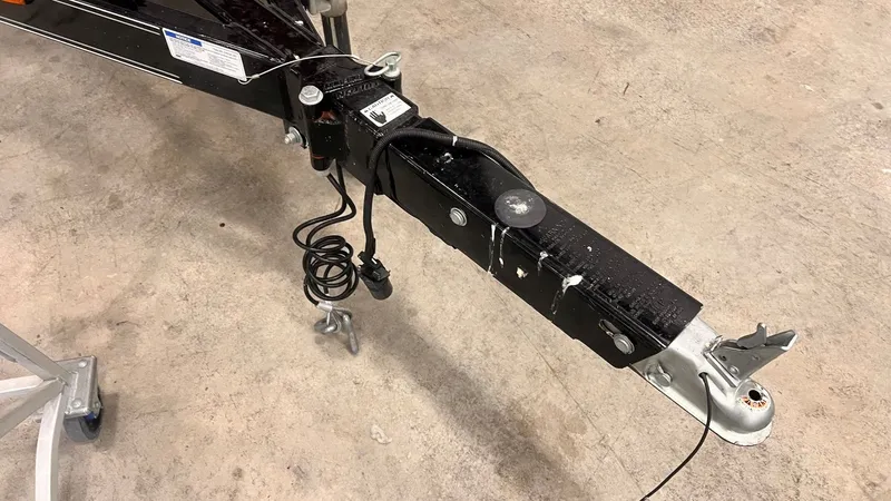 Slide: The Image of Trailer hitch of a 2013 Cruisers Yachts 258 Sport Series. - 9