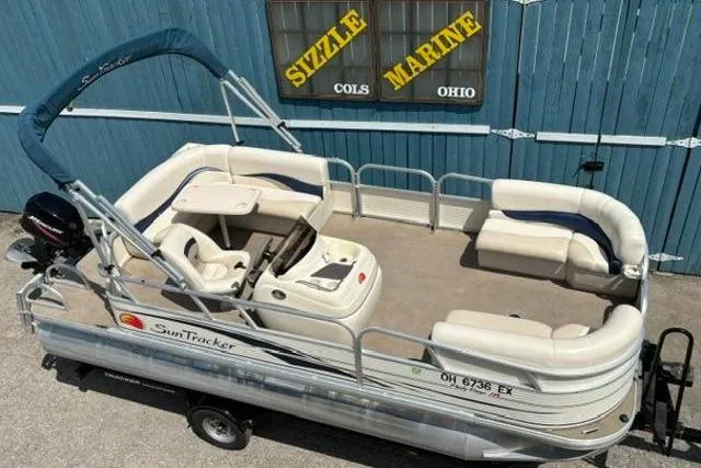 The Image of 2008 Sun Tracker Party Barge 18 DLX pontoon boat at Sizzle Marine, Ohio. - 0