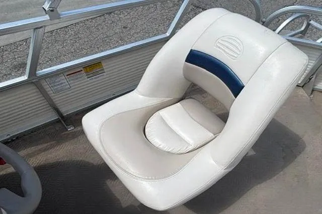 Slide: The Image of White captain's chair on 2008 Sun Tracker Party Barge 18 DLX pontoon boat. - 17