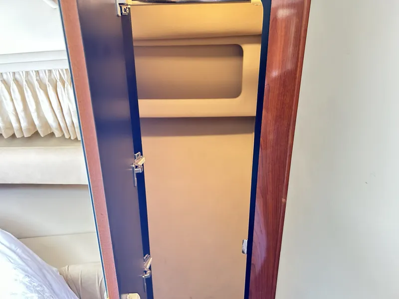Slide: The Image of Interior of a 2003 Sea Ray 410 Express Cruiser. - 24