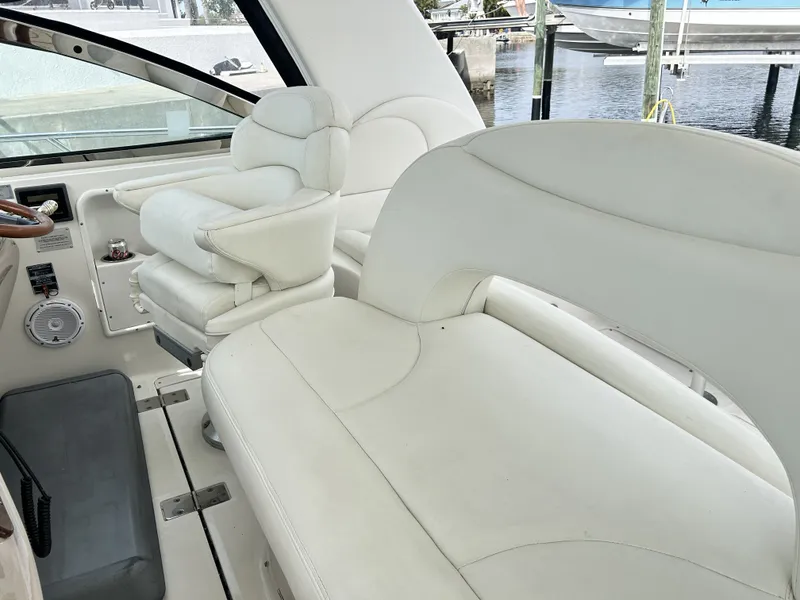Slide: The Image of Sea Ray 410 Express Cruiser 2003 - 51