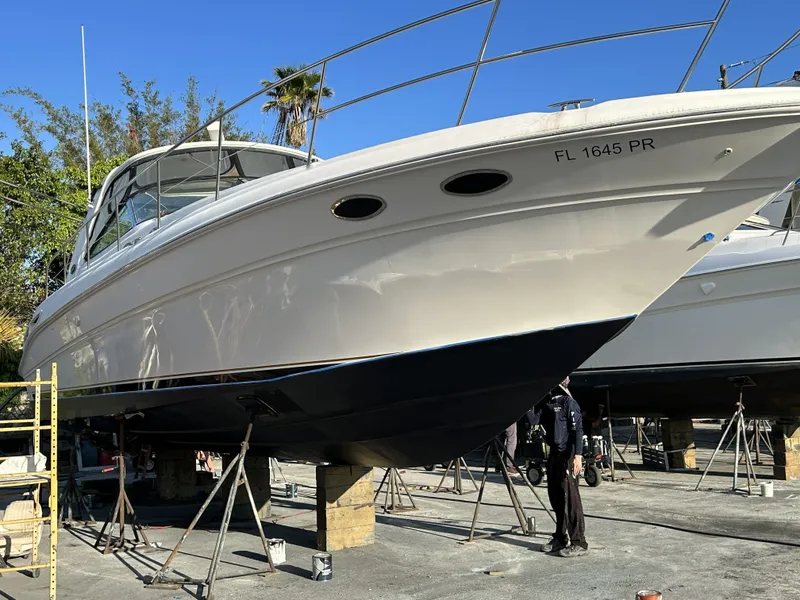Slide: The Image of Sea Ray 410 Express Cruiser 2003 - 54