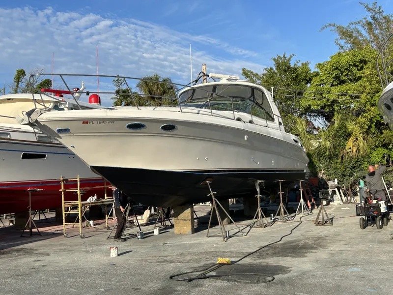 Slide: The Image of Sea Ray 410 Express Cruiser 2003 - 55