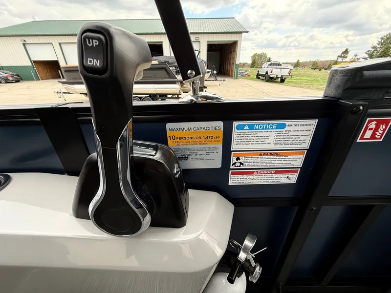 Slide: The Image of Viaggio Lago V 20C 2026 boat controls and safety labels. - 24