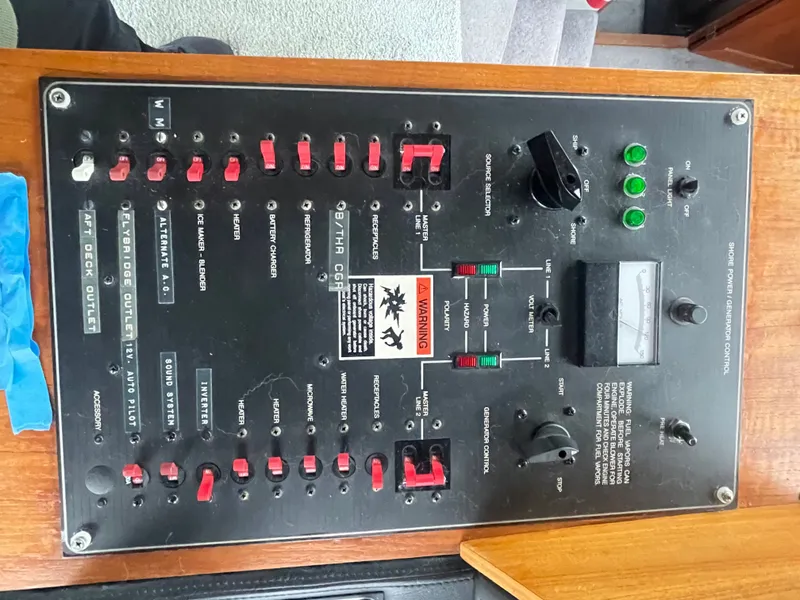 Slide: The Image of Control panel of 1992 Bayliner 38 Motoryacht. - 22