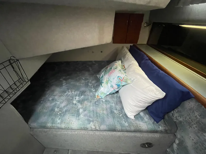 Slide: The Image of Interior of 1992 Bayliner 38 Motoryacht with cozy bed. - 29