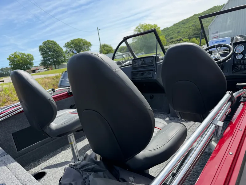 Slide: The Image of Interior of 2025 Tracker Targa 18 boat with black seats. - 4