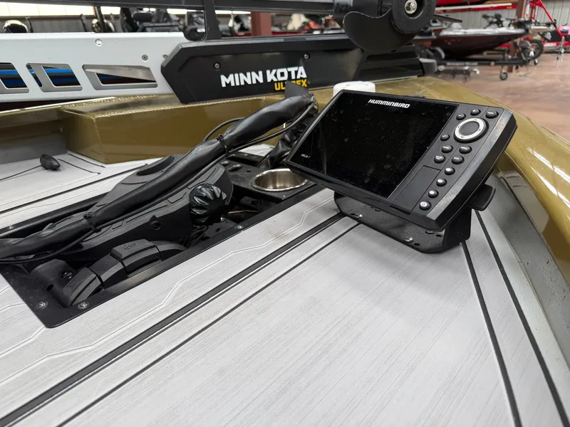 Slide: The Image of Avid 18XC 2024 boat with Minn Kota and Humminbird electronics. - 6