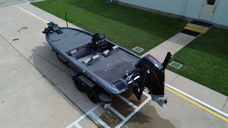 Slide: The Image of Phoenix 921 Elite 2021 boat on trailer, side view. - 24